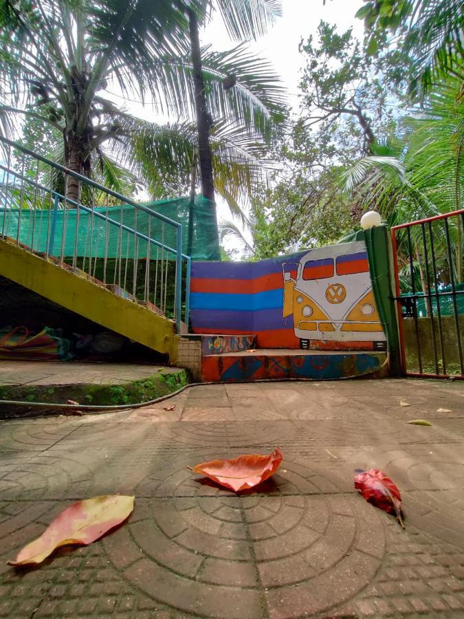 Goanvibes Hostel Anjuna Exterior photo
